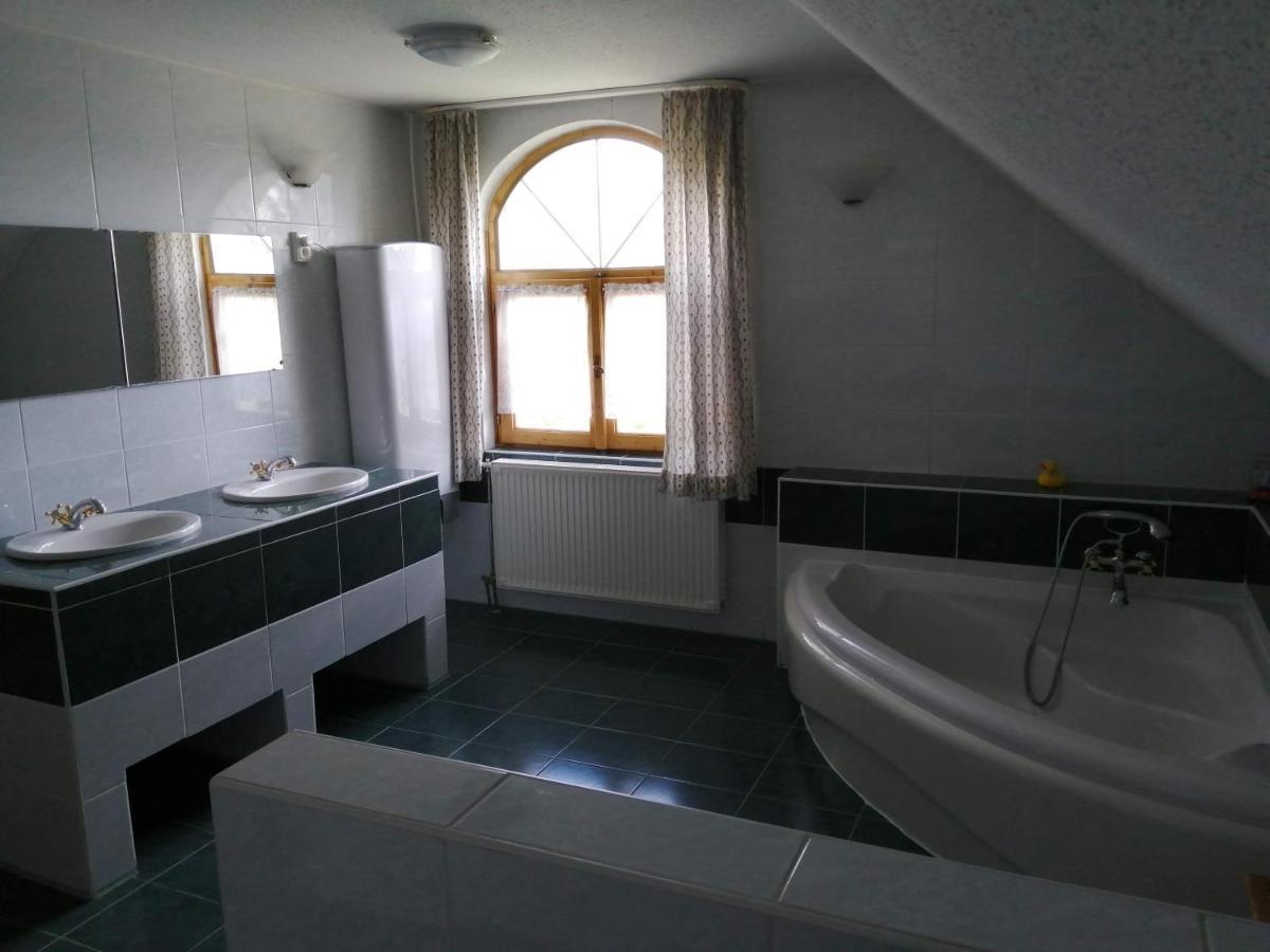 Gesztenye Vendégház Ságvár Exterior foto