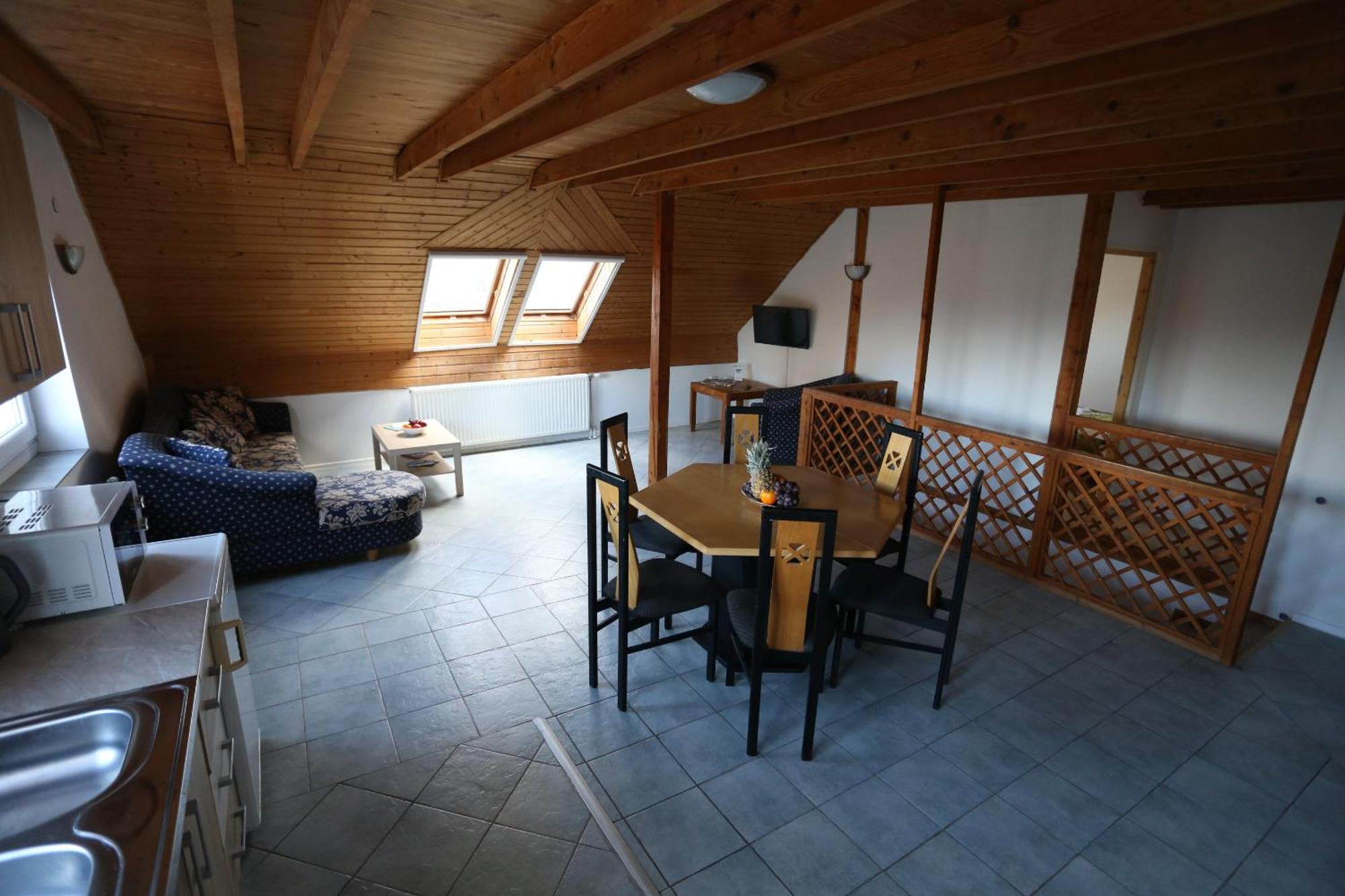 Gesztenye Vendégház Ságvár Exterior foto