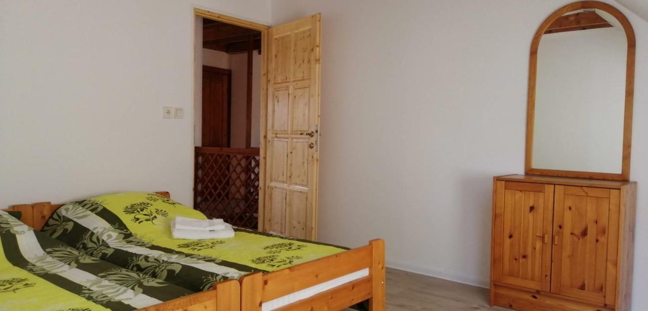 Gesztenye Vendégház Ságvár Exterior foto